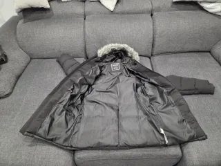 Chaqueta McKenzie Negra con Capucha