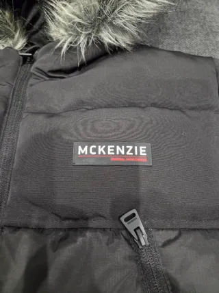 Chaqueta McKenzie Negra con Capucha