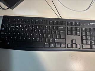 Ordenador Sobremesa y monitor 20"