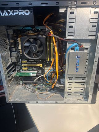 Ordenador Sobremesa y monitor 20"