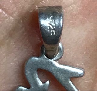 Colgante Letra China Plata Ley + Regalo