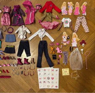 Lote de 6 Barbies y accesorios