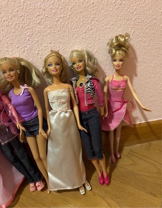 Lote de 6 Barbies y accesorios
