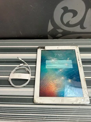 Tablet Apple iPad 2 con schermo rotto