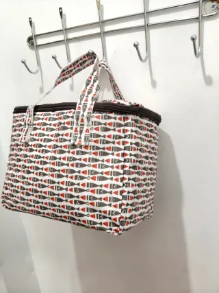 Lancheira Térmica Impermeável Em Pele Normal Novo