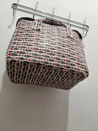 Lancheira Térmica Impermeável Em Pele Normal Novo