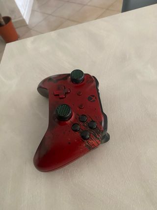 Xbox One S 2TB Gears of War Rossa Edizione Limitat