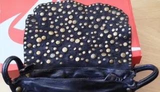 Borsa Campomaggi Nero con Borchie