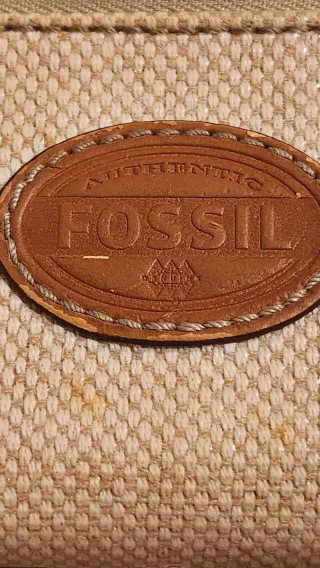 Cartera Fossil beige, turquesa y roja