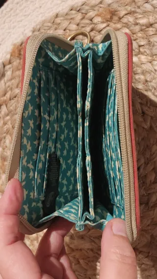 Cartera Fossil beige, turquesa y roja