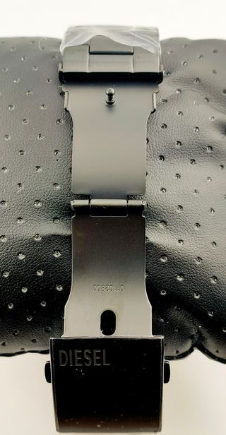 Reloj Diesel Spiked nuevo, negro y dorado