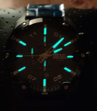 Reloj Diesel Spiked nuevo, negro y dorado