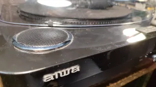 ESPECTACULAR GIRADISCOS AIWA  GBTUR-120MKII Negro.