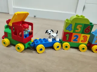 Tren LEGO Duplo numerado. 2015