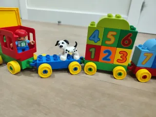Tren LEGO Duplo numerado. 2015