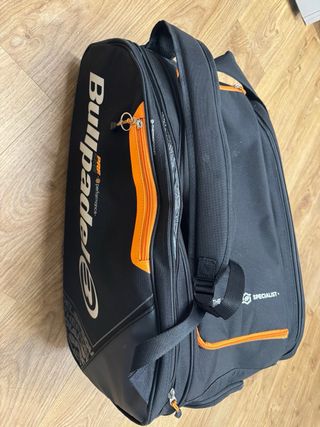 Paletero Bullpadel Negro y Naranja