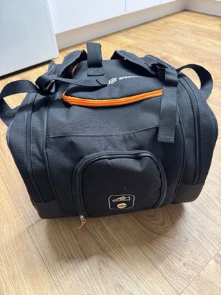 Paletero Bullpadel Negro y Naranja