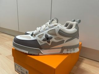 Zapatillas Louis Vuitton grises y blancas