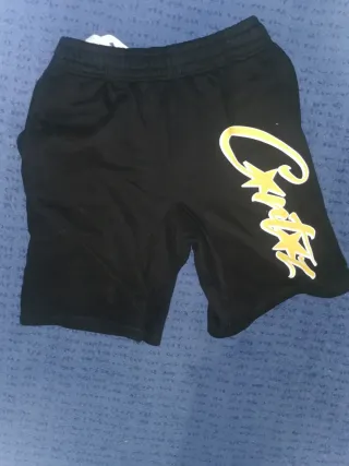 Pantalón corto negro con logo