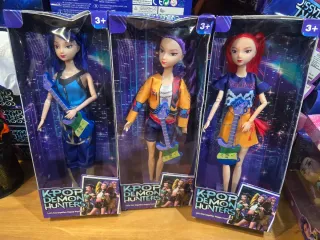 Bonecas K-Pop Demon Hunters com Guitarra