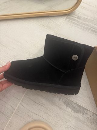Botas UGG Negras Talla 35 , niña