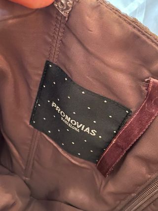 Vestido fiesta Pronovias lila con chal