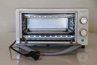 Horno sobremesa Cecotec 10L hasta 230º