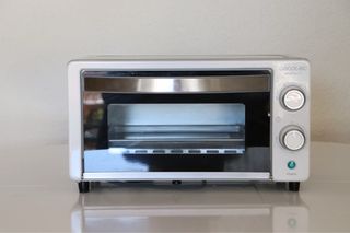 Horno sobremesa Cecotec 10L hasta 230º