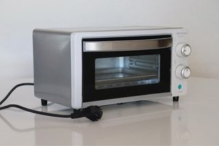 Horno sobremesa Cecotec 10L hasta 230º