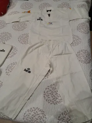 Ropa Taekwondo Niño Daedo 120cm