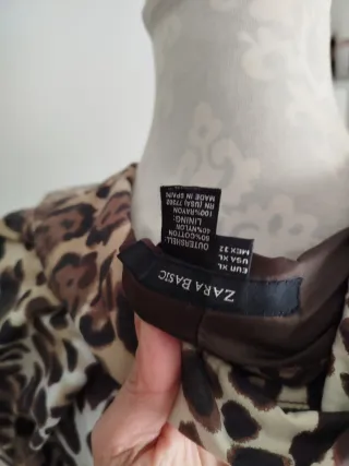 Parka Zara animal print talla XL