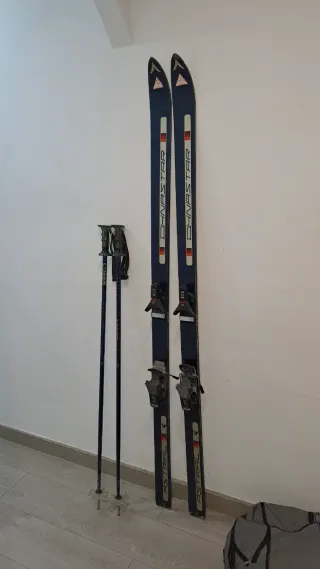 Conjunto Esquís Dynastar con bastones
