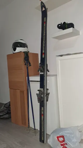 Conjunto Esquís Dynastar con bastones