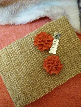 Pendientes Clavel Rojo Artesanales Plata de Ley