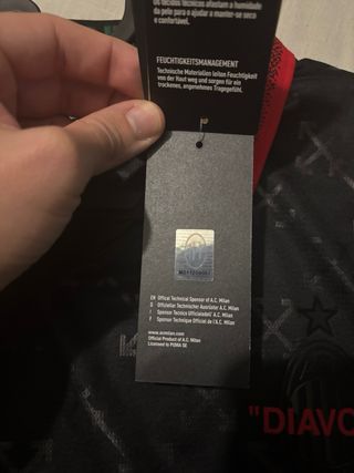 Camiseta Off-White AC Milan Edición Limitada 2025