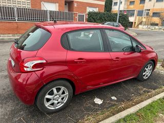 Peugeot 208 2014