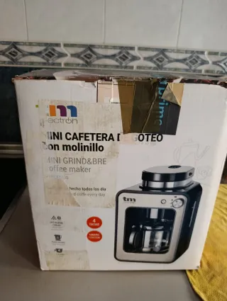 Cafetera con molinillo TM Electron