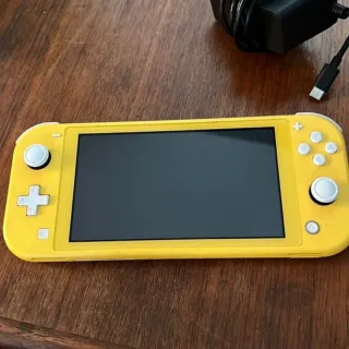 Nintendo Switch Lite Amarilla