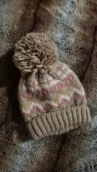 Gorro infantil pompón beige y rosa