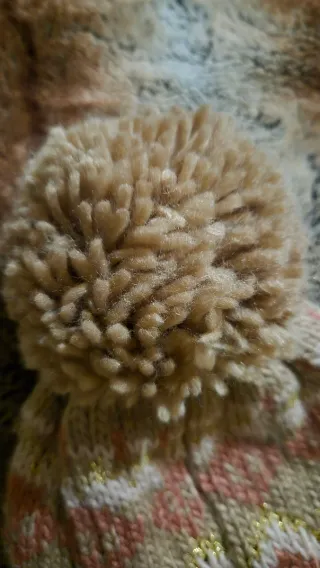 Gorro infantil pompón beige y rosa