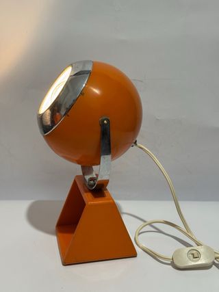 Lampada da tavolo arancione e argento