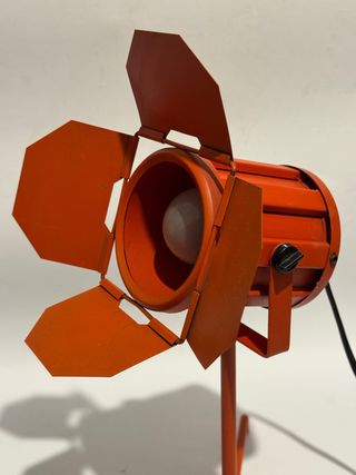 Lampada industriale arancione in metallo