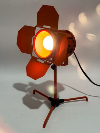 Lampada industriale arancione in metallo