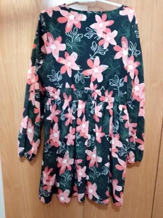 Vestido/blusa floral negro y rosa