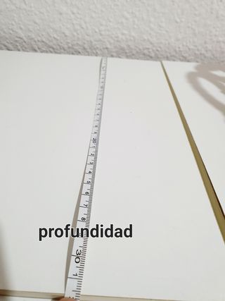 Mueble expositor con luz LED azul