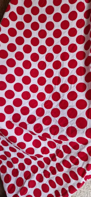 Retal tela algodón círculos rojos