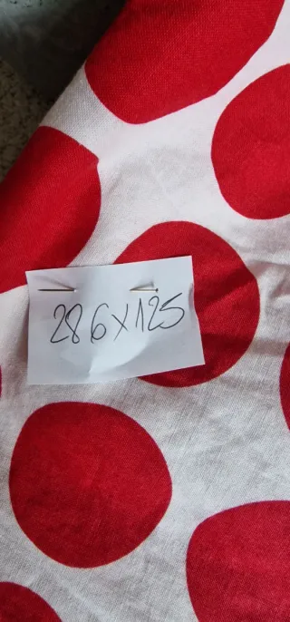 Retal tela algodón círculos rojos