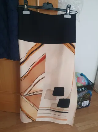 Falda Purificación García Beige y Negra