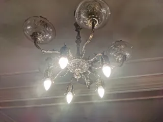 Lámpara de bronce estilo clásico