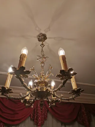 Lámpara de bronce estilo clásico